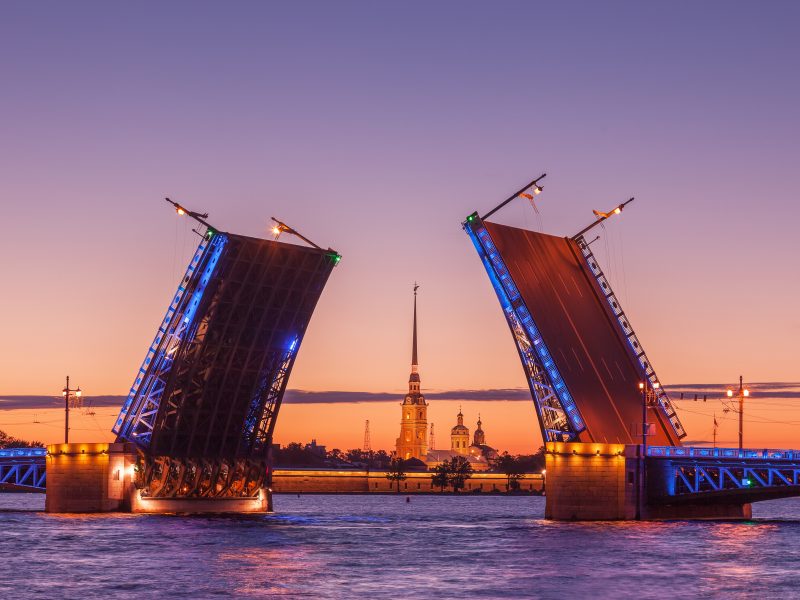 Dvižni most v Sankt Peterburgu