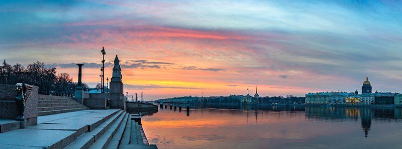 Sankt Peterburg ob sončnem zahodu