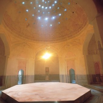 Turški hamam in detalj iz njegove notranjosti